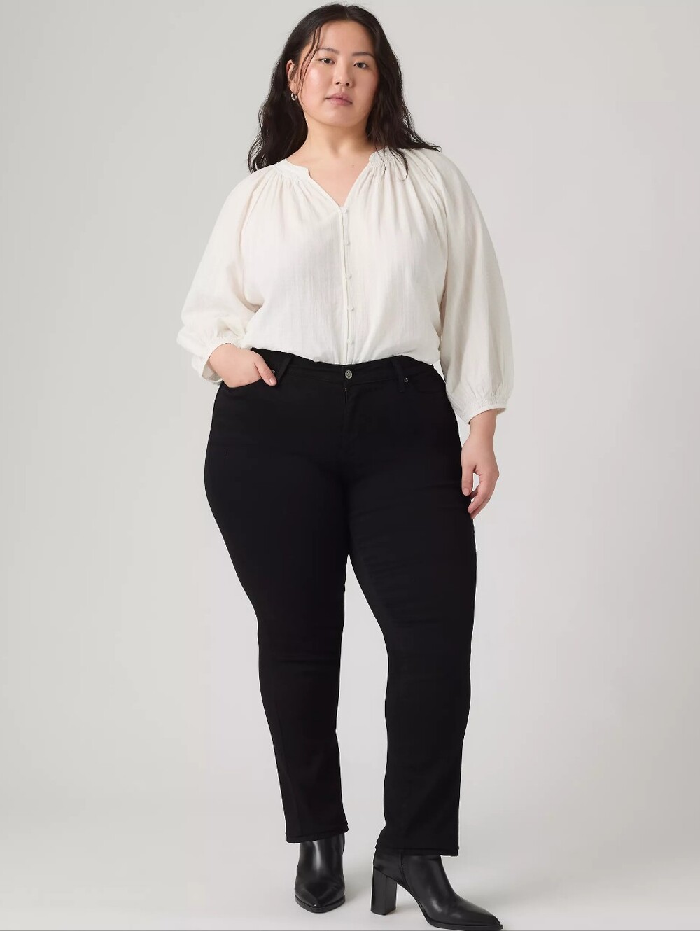 NWT, Levi's Women's Plus Size Relaxed Fit Jeans